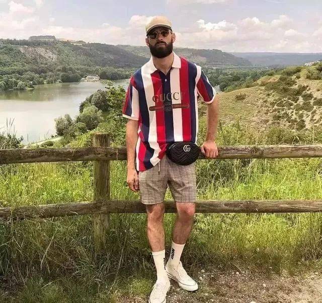 双吸睛|男生 | 你会穿袜子么？