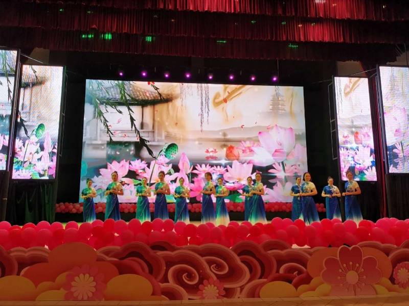 家长|越来越多家长想退群？这学校的家长唱了一台戏