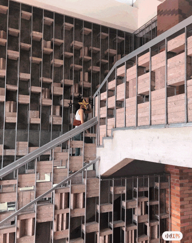 尊品】 新进网红打卡  以青砖,红砖为建筑材料,融合岭南传统建筑元素