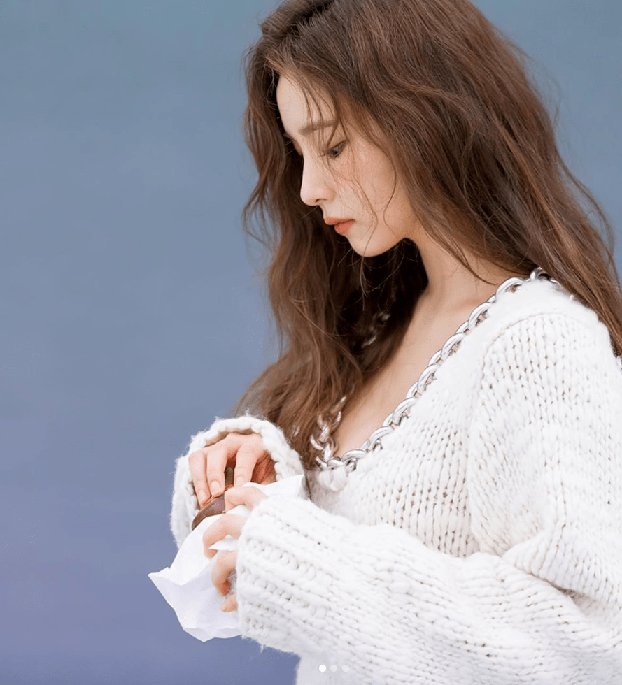 瑞小美|答应我，下次剪头发带着BLACKPINK的新专辑去好吗？