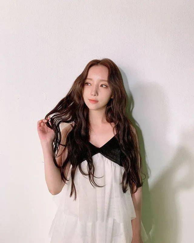 瑞小美|答应我，下次剪头发带着BLACKPINK的新专辑去好吗？