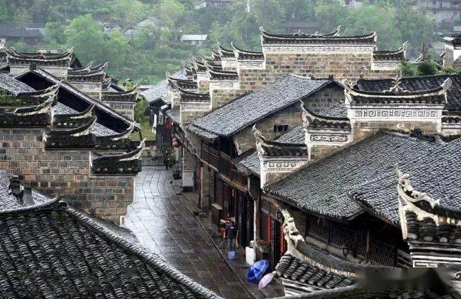 人们称之为白色文明 凤凰古城,浦市古镇,乾州古镇 芙蓉镇,耶里古镇