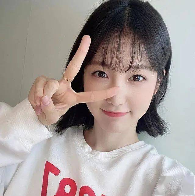 瑞小美|答应我，下次剪头发带着BLACKPINK的新专辑去好吗？