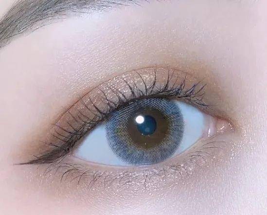 眼影|快速完妆零技巧，1分钟搞定眼影~！