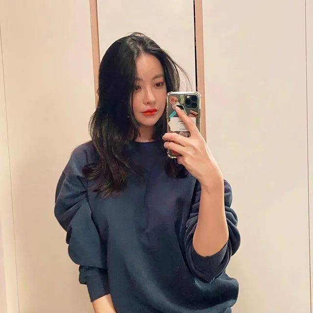 瑞小美|答应我，下次剪头发带着BLACKPINK的新专辑去好吗？