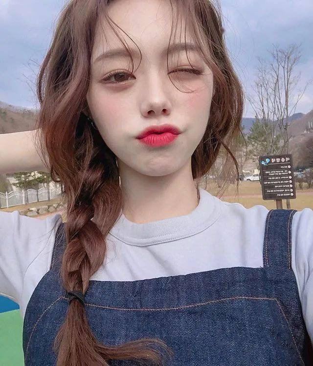 瑞小美|答应我，下次剪头发带着BLACKPINK的新专辑去好吗？