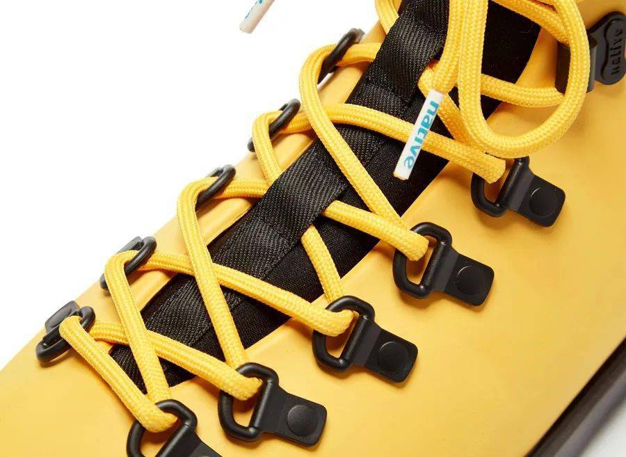 鞋子|好物推荐 | 来自加拿大的马丁靴，轻便保暖，不怕水，大人小孩一起穿！