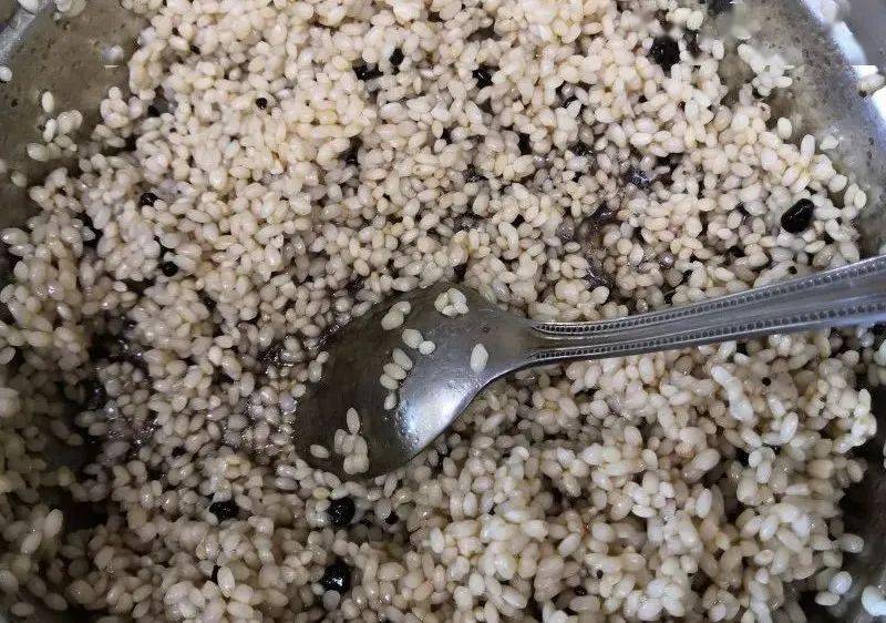 食用|粘糯好吃!红糖糯米饭:甜甜蜜蜜