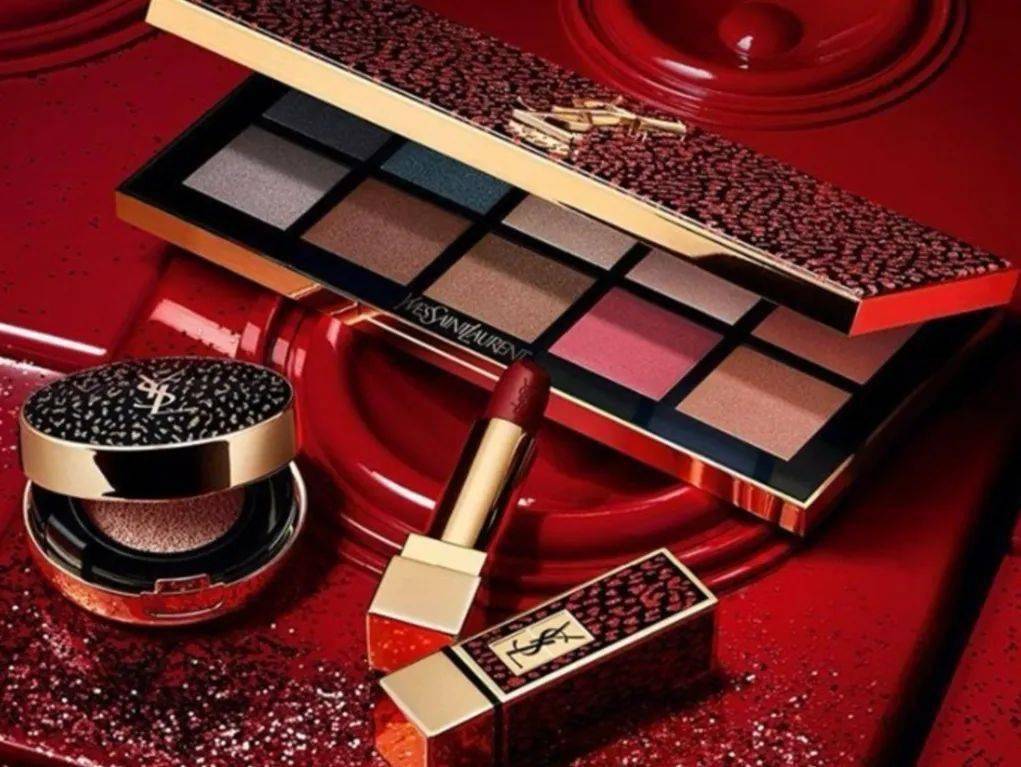 彩妆|2020圣诞彩妆,这些最值得买!