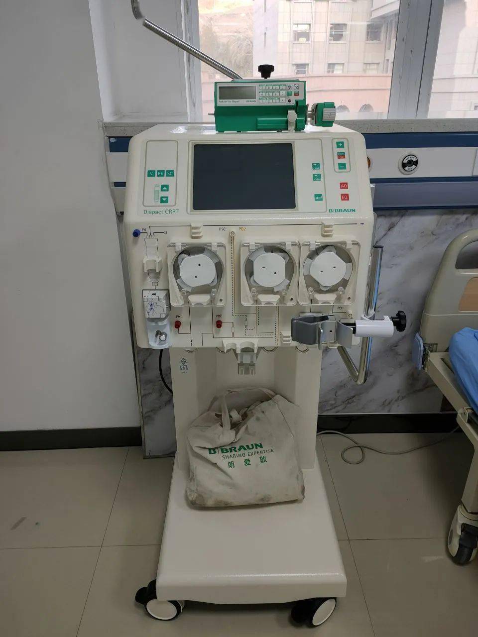 阿勒泰地区人民医院血液透析室顺利完成