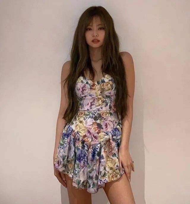 瑞小美|答应我，下次剪头发带着BLACKPINK的新专辑去好吗？