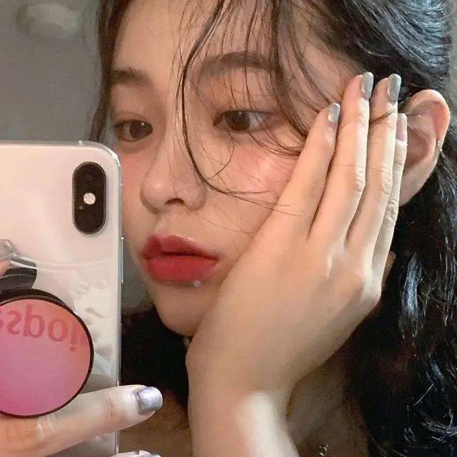 瑞小美|答应我，下次剪头发带着BLACKPINK的新专辑去好吗？