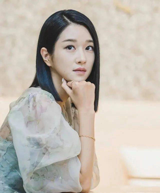 瑞小美|答应我，下次剪头发带着BLACKPINK的新专辑去好吗？