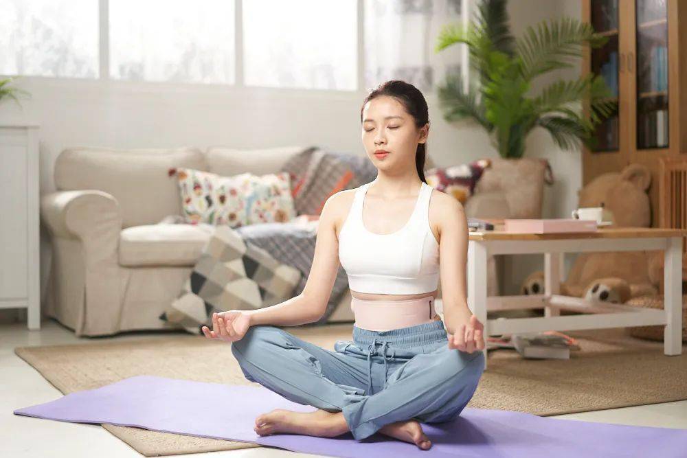 腰带|日本变态“收腰带”,25分钟等于卷腹368次!狂甩游泳圈,轻松get少女腰!