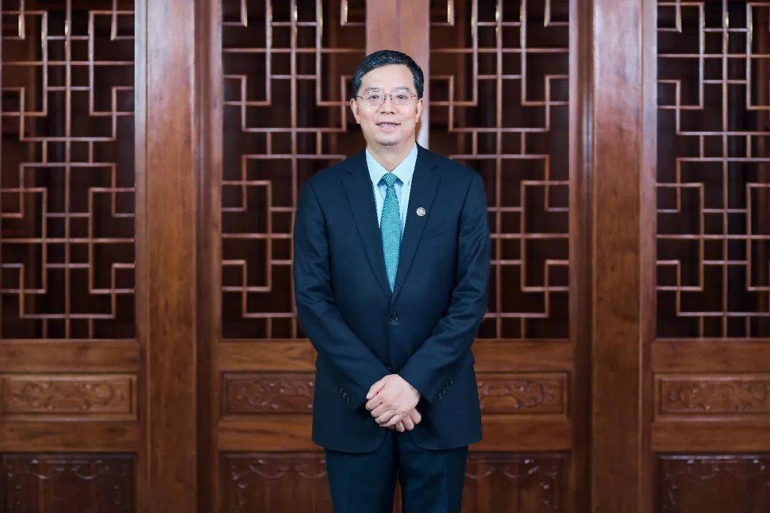 清华大学校长 邱勇