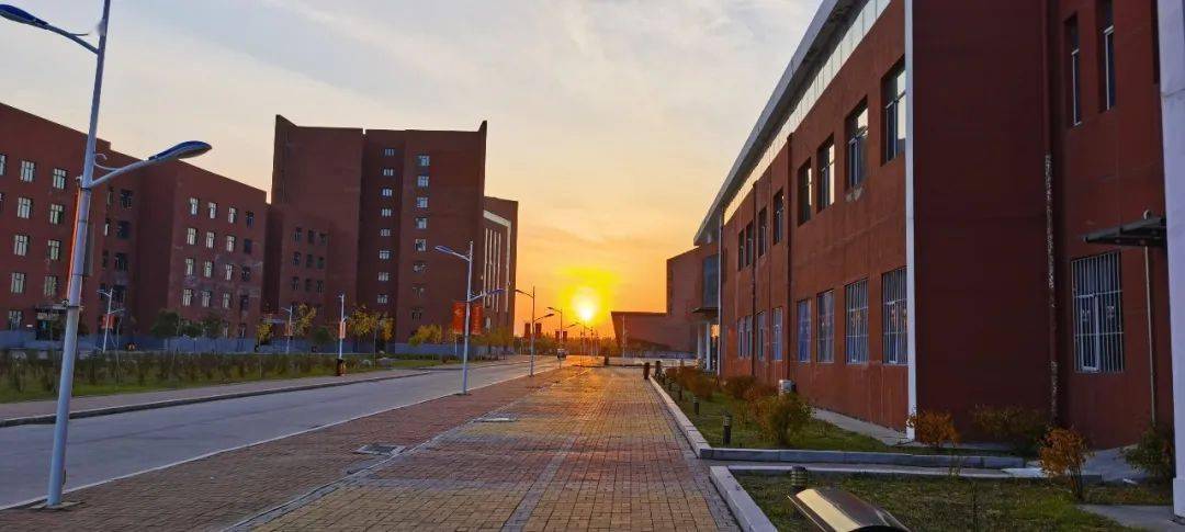 心中的一米阳光系列报道三大庆市第二十三中学十大杰出青年赵长福