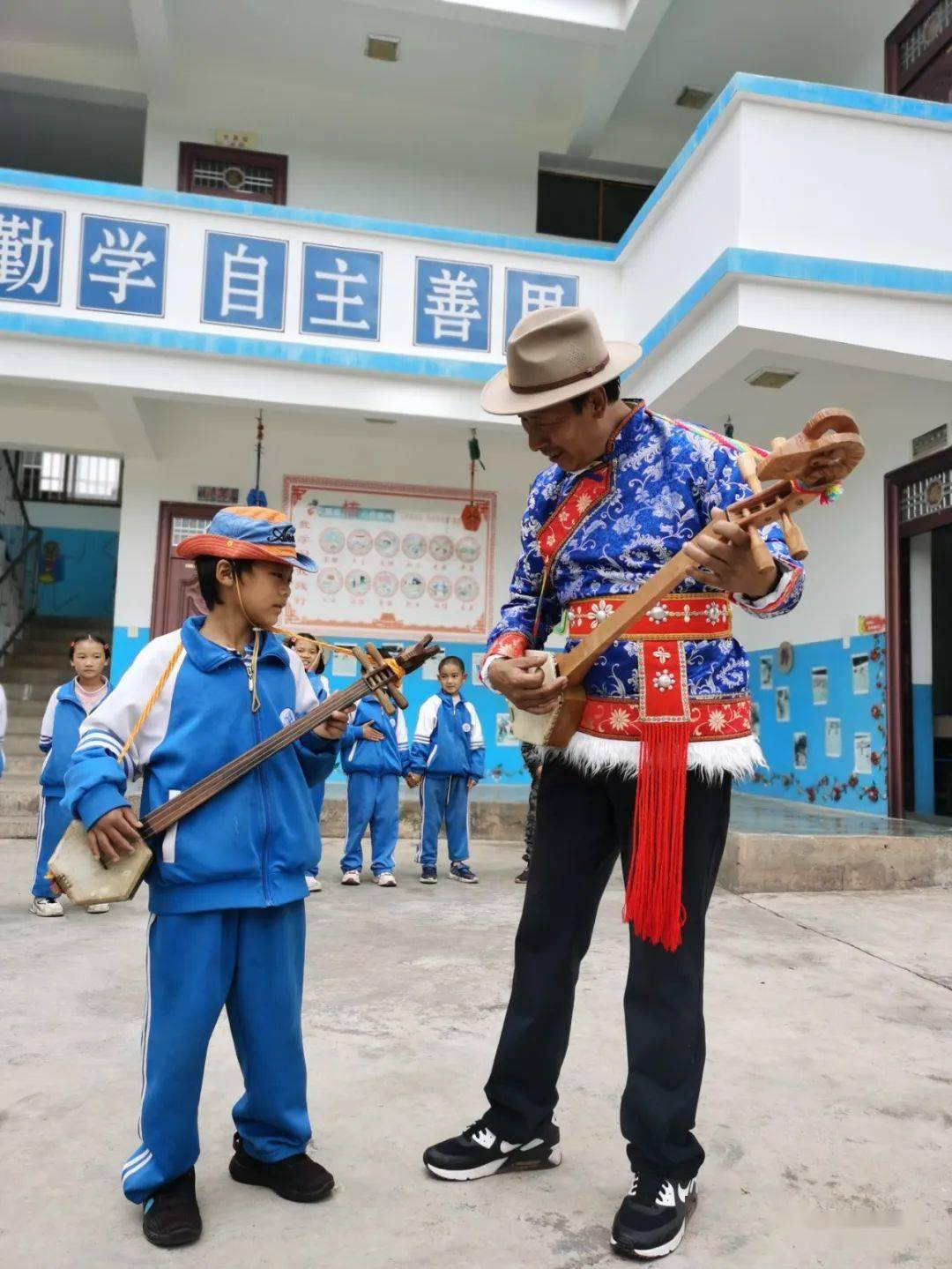 非遗微观怒江非遗保护名录项目代表性传承人杨文锦