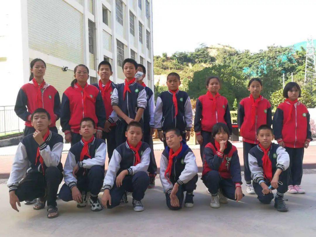 三明市特殊教育学校聋部五,六年级的同学们来到三明市中级人民法院