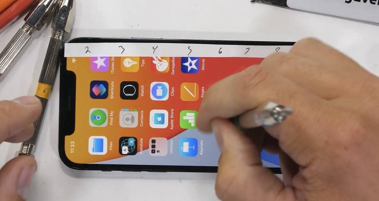 超瓷|iPhone 12刮划测试：超瓷晶面板真的有用吗
