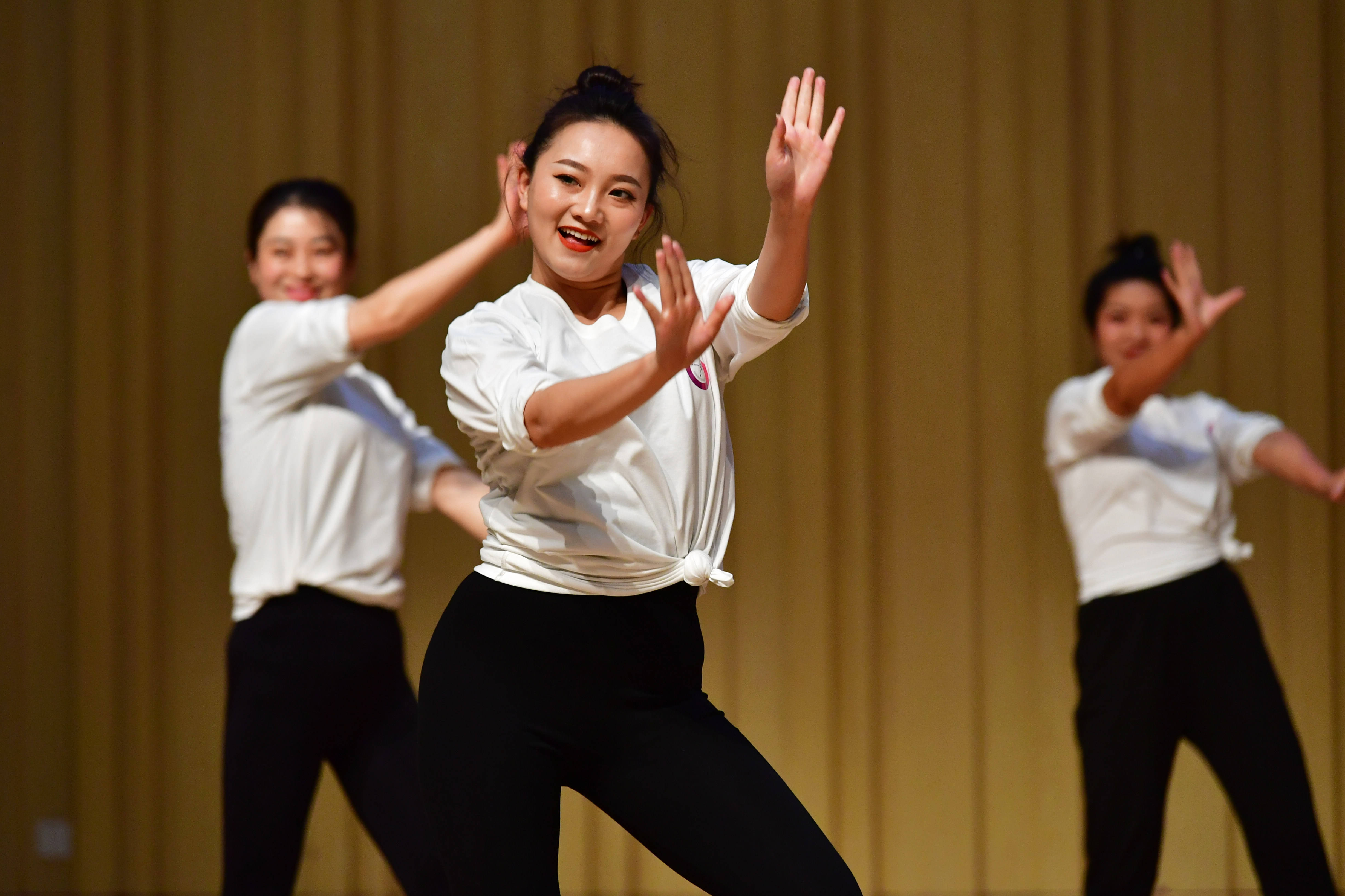 舞蹈|全国中小学舞蹈教师培优计划举行结业展示