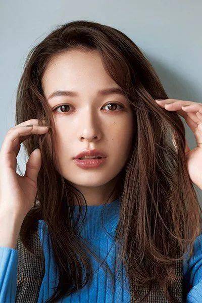 涂谁|足以让你时髦整个秋冬的棕色唇，谁涂谁好看