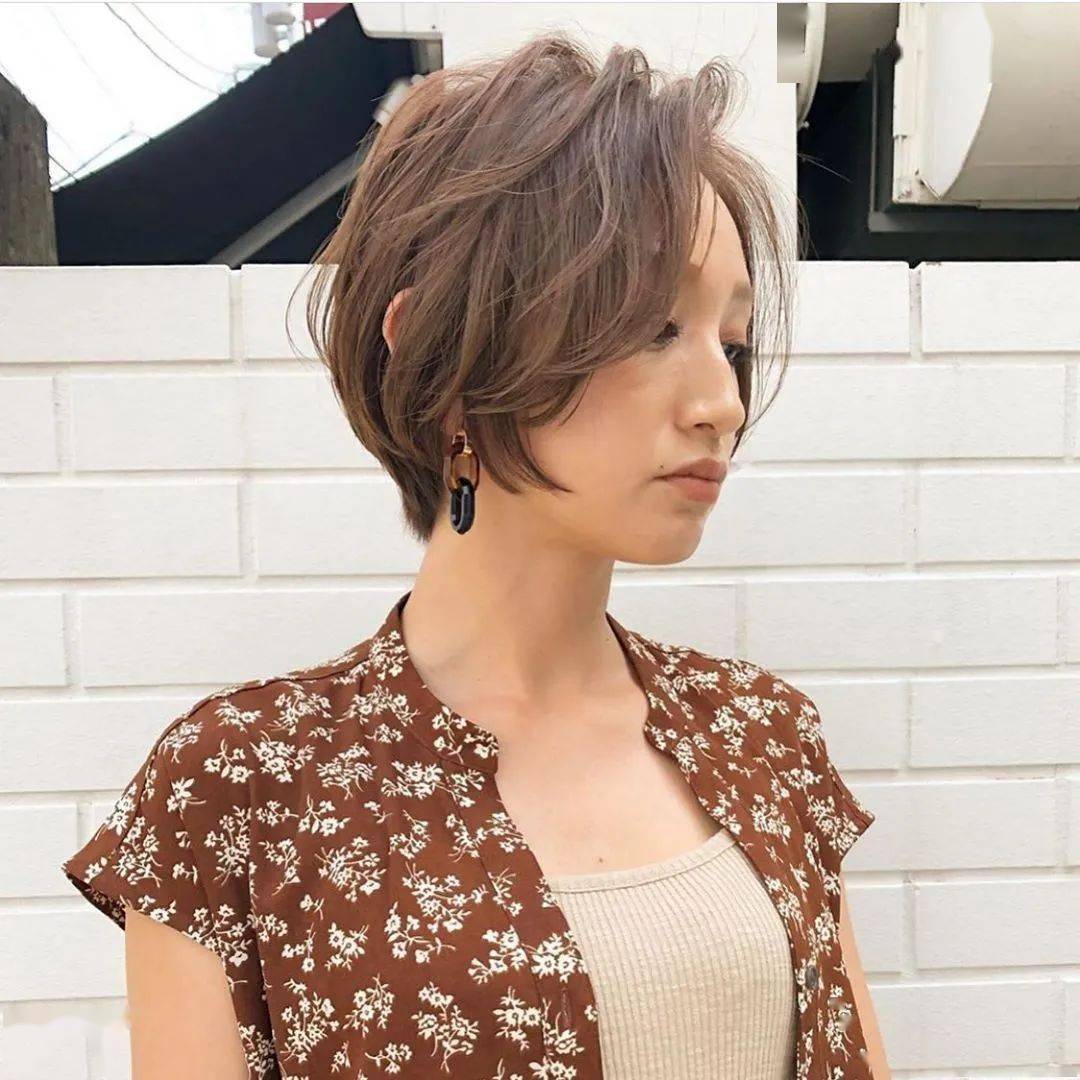 涂谁|足以让你时髦整个秋冬的棕色唇，谁涂谁好看