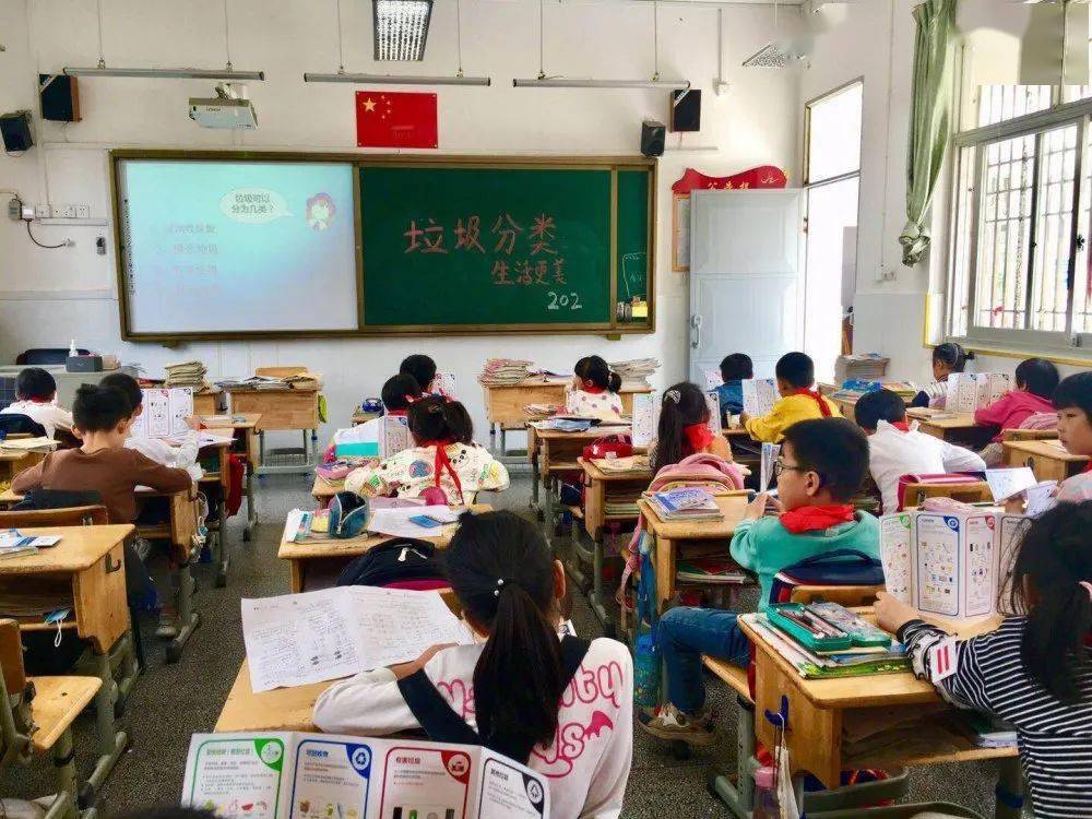 公益微尘，步履不停