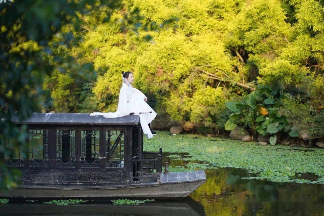 短发|倪妮的新发型太美了！技术分析：什么样的人适合港风短发？