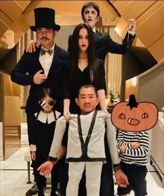 周杰伦一家同框出镜,女儿罕见露正脸!