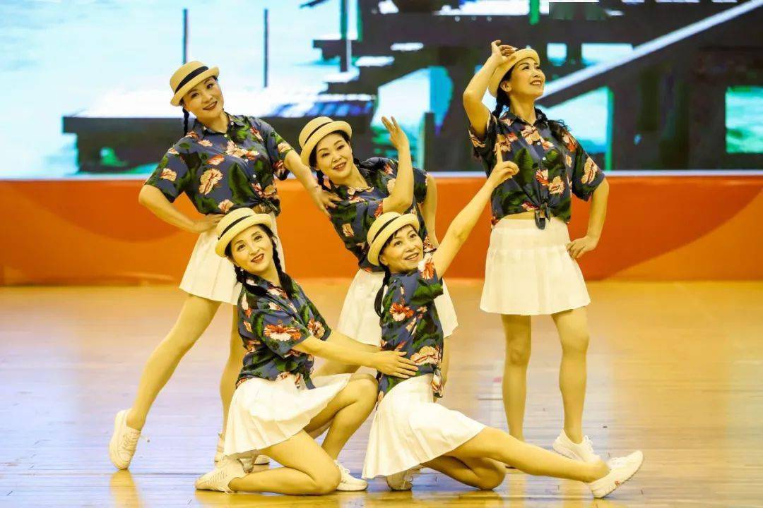 现在最新出的曳步舞 66848d2d443b4597b87b5c110e349894.jpeg