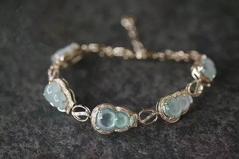 翡翠|秋冬戴这些才能时髦又高级，精致女人的首选！仅需百元，还不快抢!