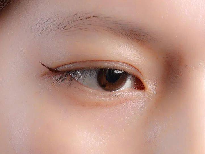 实测|真人实测 | 这些网红化妆技巧，害我差点毁容了……