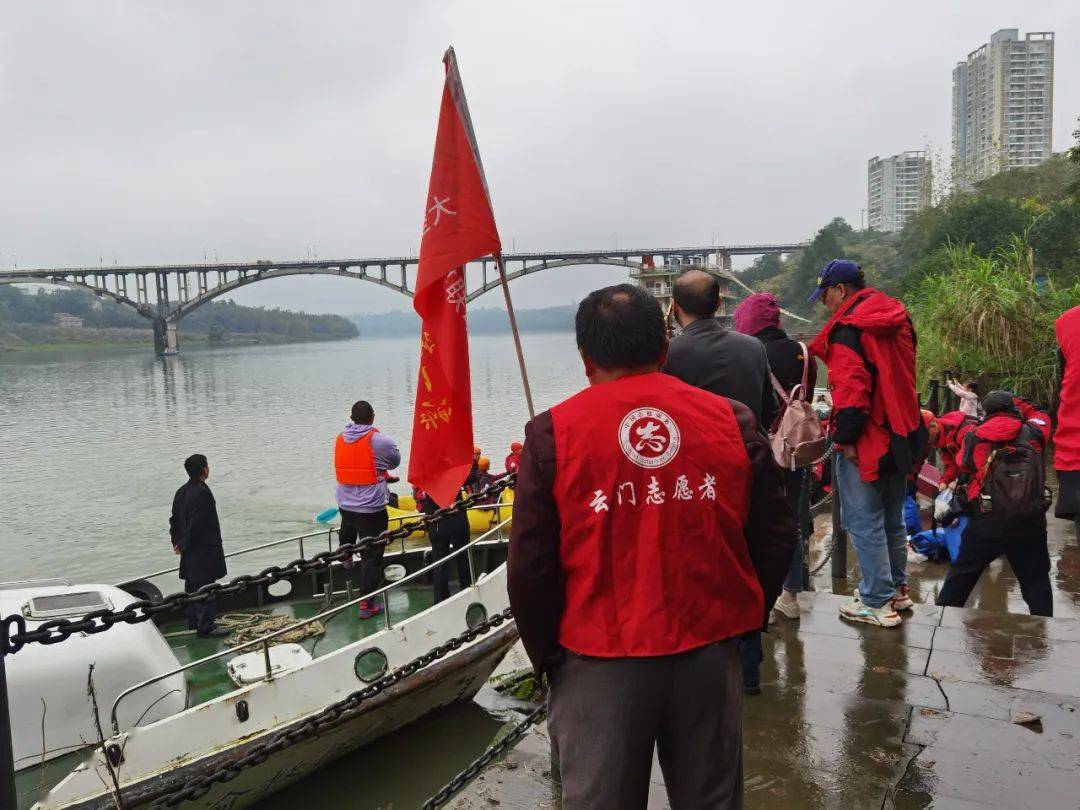 "漂流队从四川境内最后一站——广安武胜区起漂,漂至重庆合川云门镇