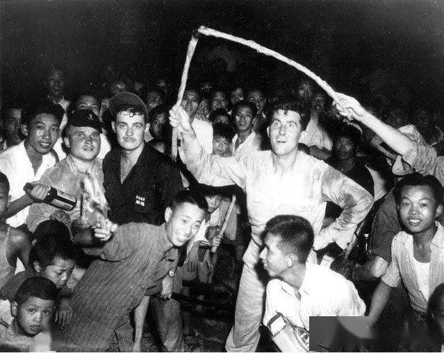1945年各地人民庆祝抗战胜利珍贵老照片:有没有你的故乡