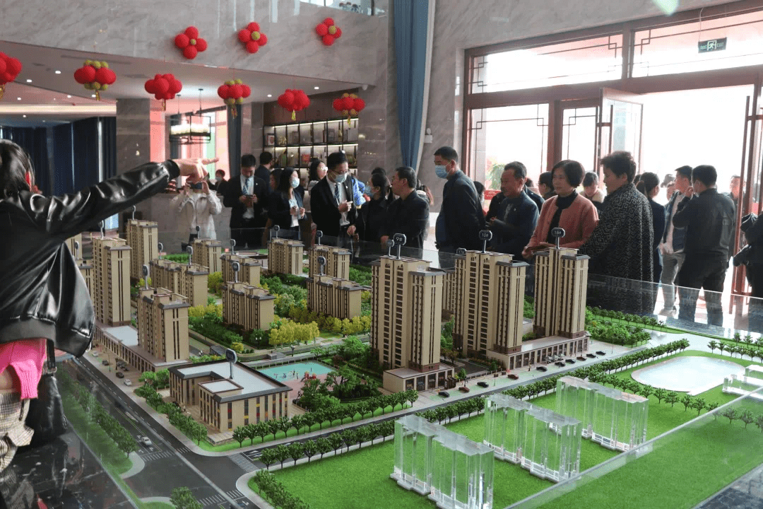 菏建舜师大院营销中心11月1日荣耀绽放