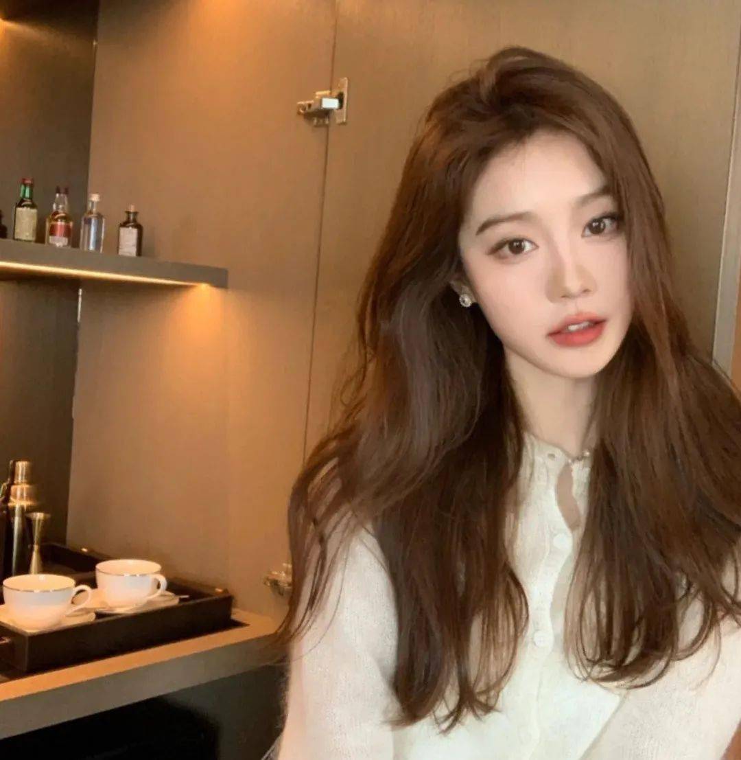 妹子|【发型师必学造型】90后老阿姨不可错过的秋冬温柔发型,甜进你的心里！！！