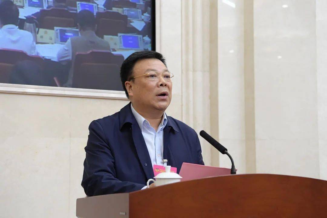 邱琳瑛黄细嘉▲与会人员会议通过了人事事项,杨小华同