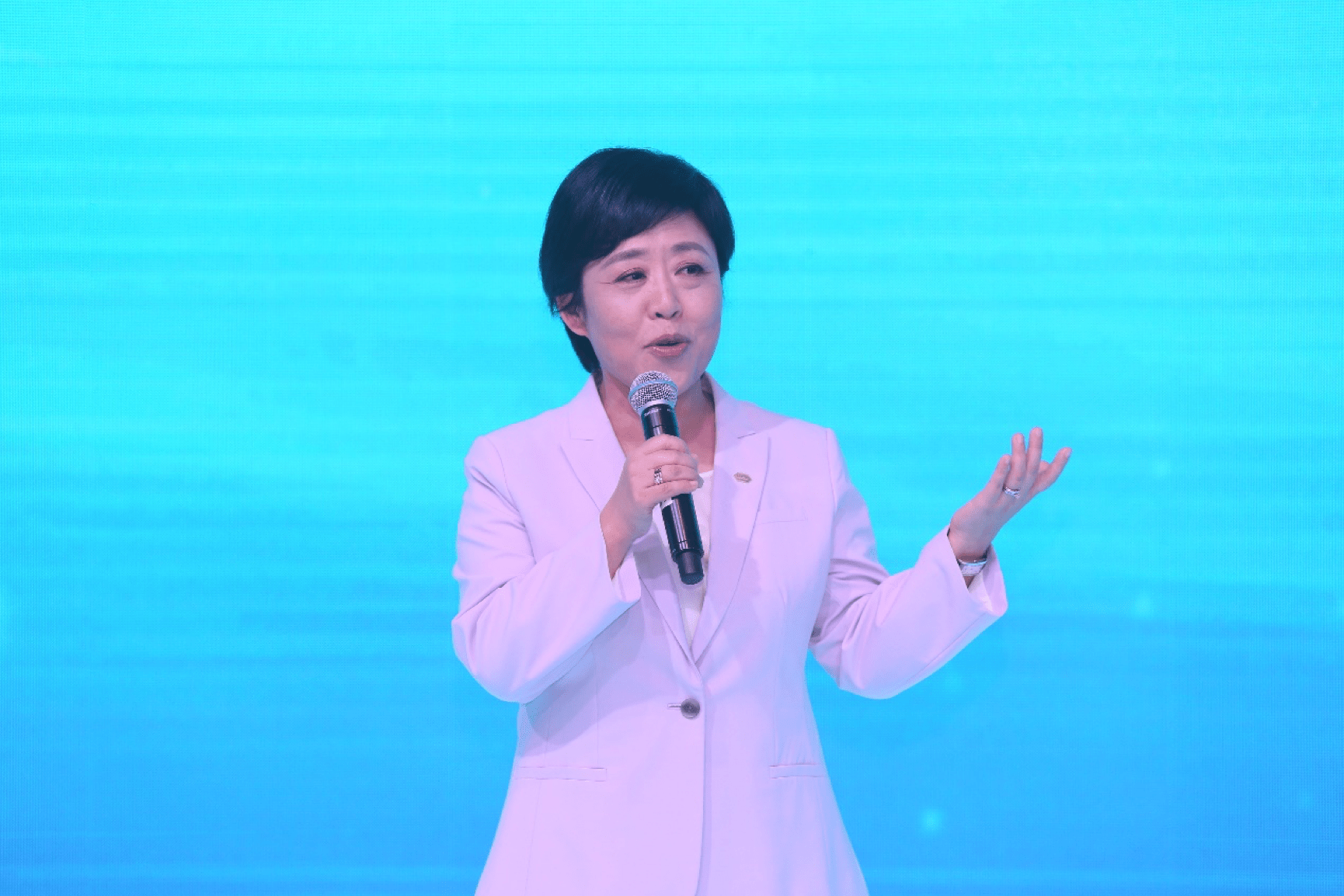 博会|罗氏中国总裁：医药创新需跨国合作 参与医保谈判以最大诚意降价