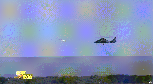 武装直升机发射导弹 央视军事报道截图该陆航旅飞行员何靖介绍,在地