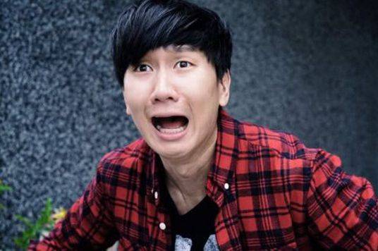 林俊杰从不掀刘海被疑带假发 本尊直播中搞笑澄清