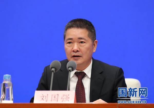 央行副行长：不能出现政策悬崖，资金不要去玩