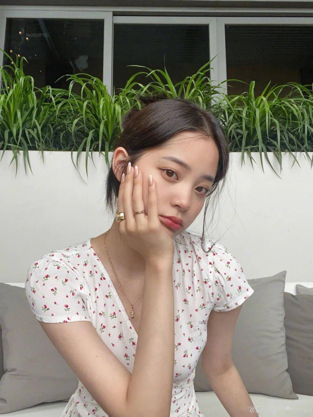 肌肤|想像子枫、娜比和孙千一样嫩，素颜感妆容的秘诀得知道！