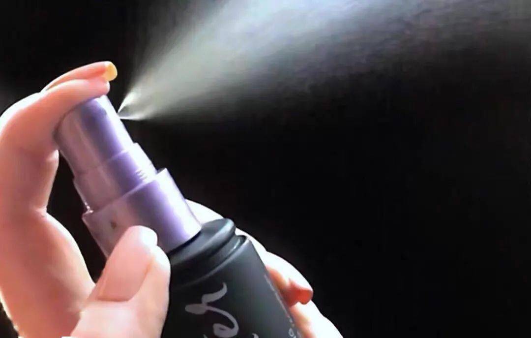 cr|秋冬想要服帖持久妆容，认真定妆不能少