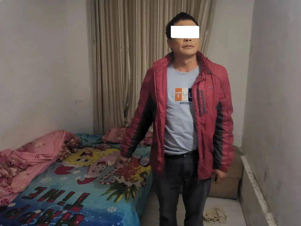 富宁某足疗店卖淫嫖娼,当场被抓!