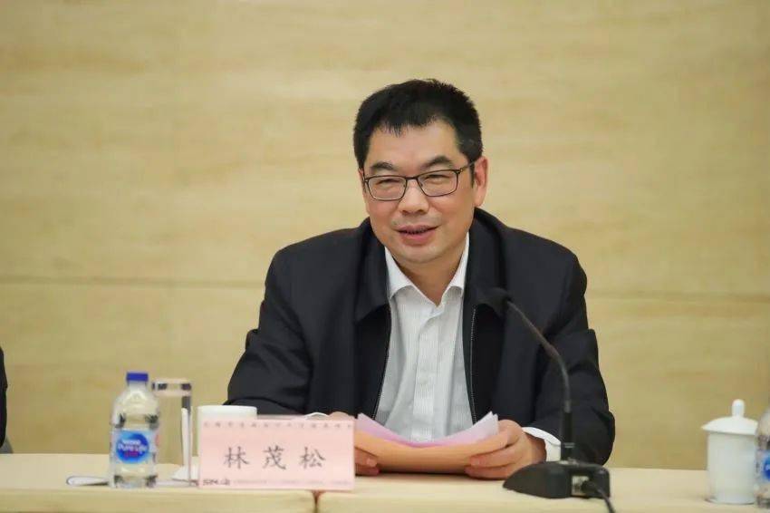 林茂松副部长发表讲话,感谢上海国家会计学院对我市高端会计人才培养