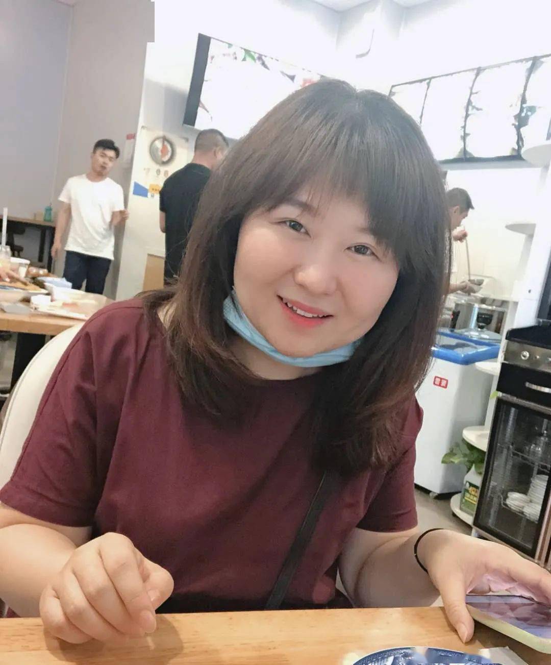 每日嘉宾自主创业的女老板愿得一人心过简单的日子