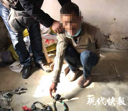 小偷弃车逃跑，现场落下的一张律师函锁定身份