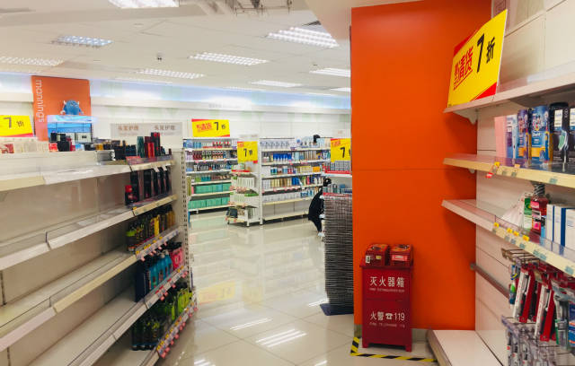 市场|独家｜成本高企+竞争加剧，万宁全国实体店大缩水