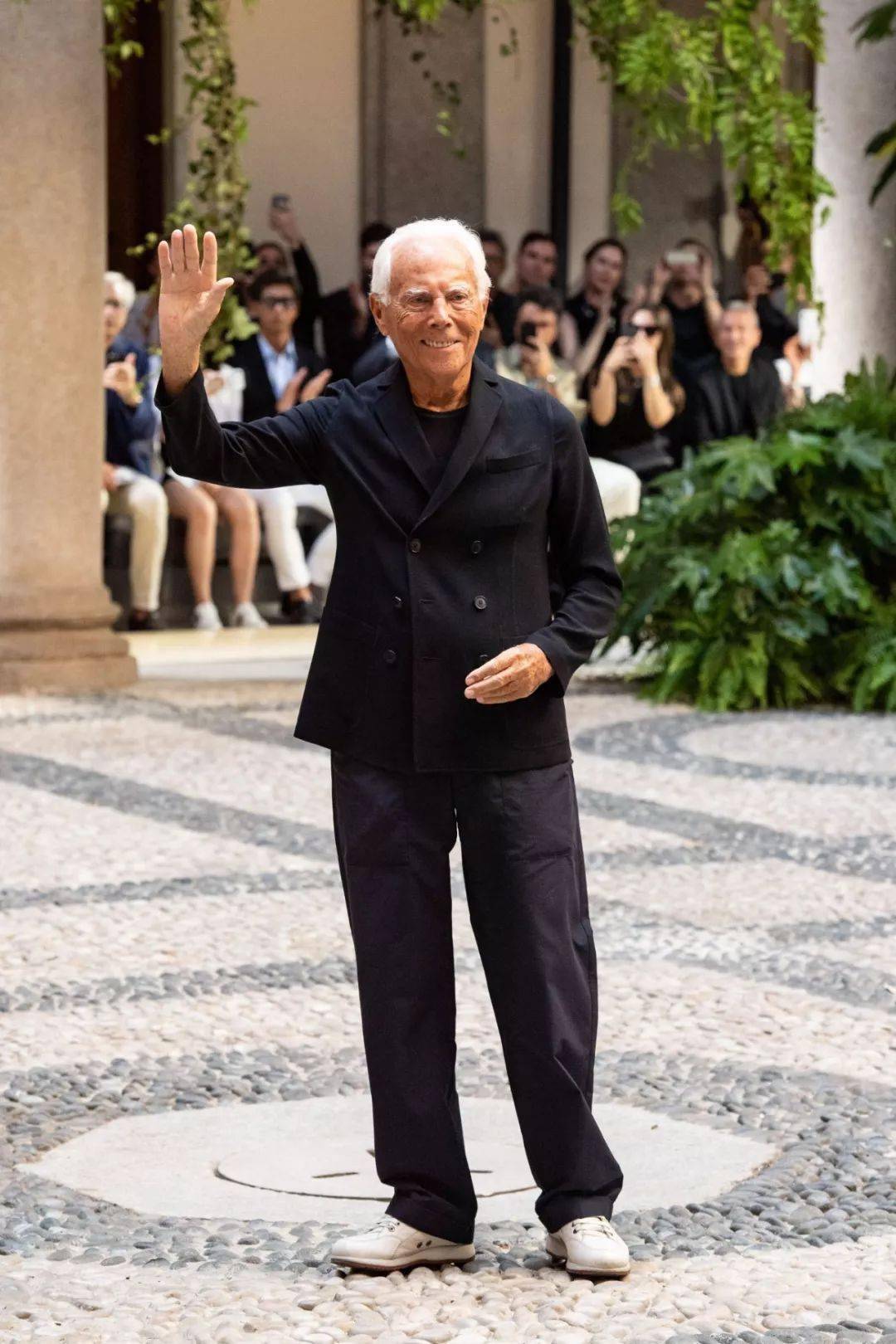 品位|一个女人需要两样东西，品位和惊艳