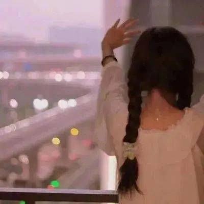 巨款|今日头像丨这个冬天可以当穿你外套的那个女孩吗？